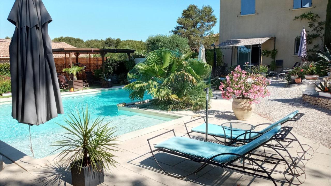 Les Coronilles Bed & Breakfast Beaucaire  Bagian luar foto
