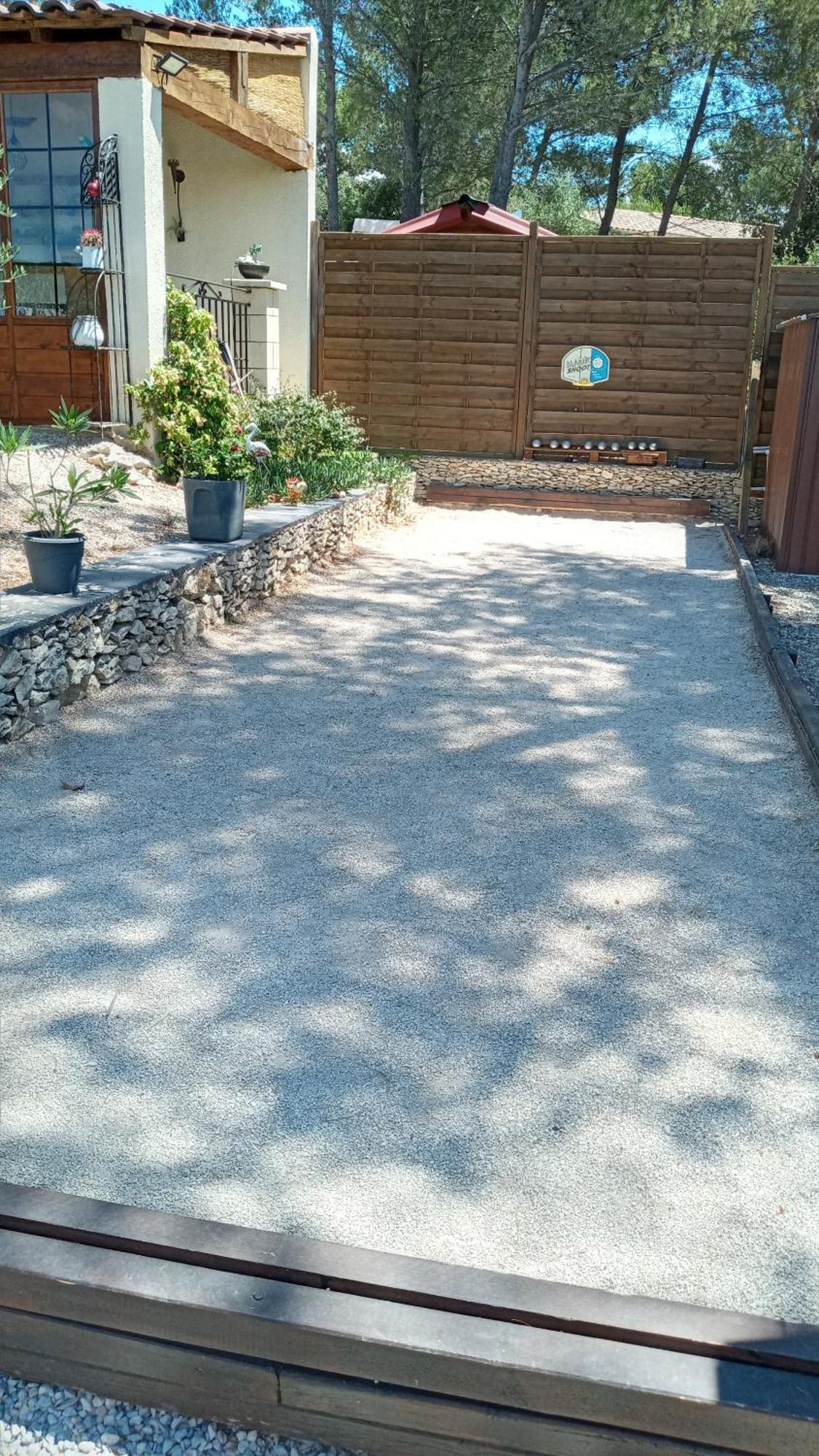 Les Coronilles Bed & Breakfast Beaucaire  Ruang foto
