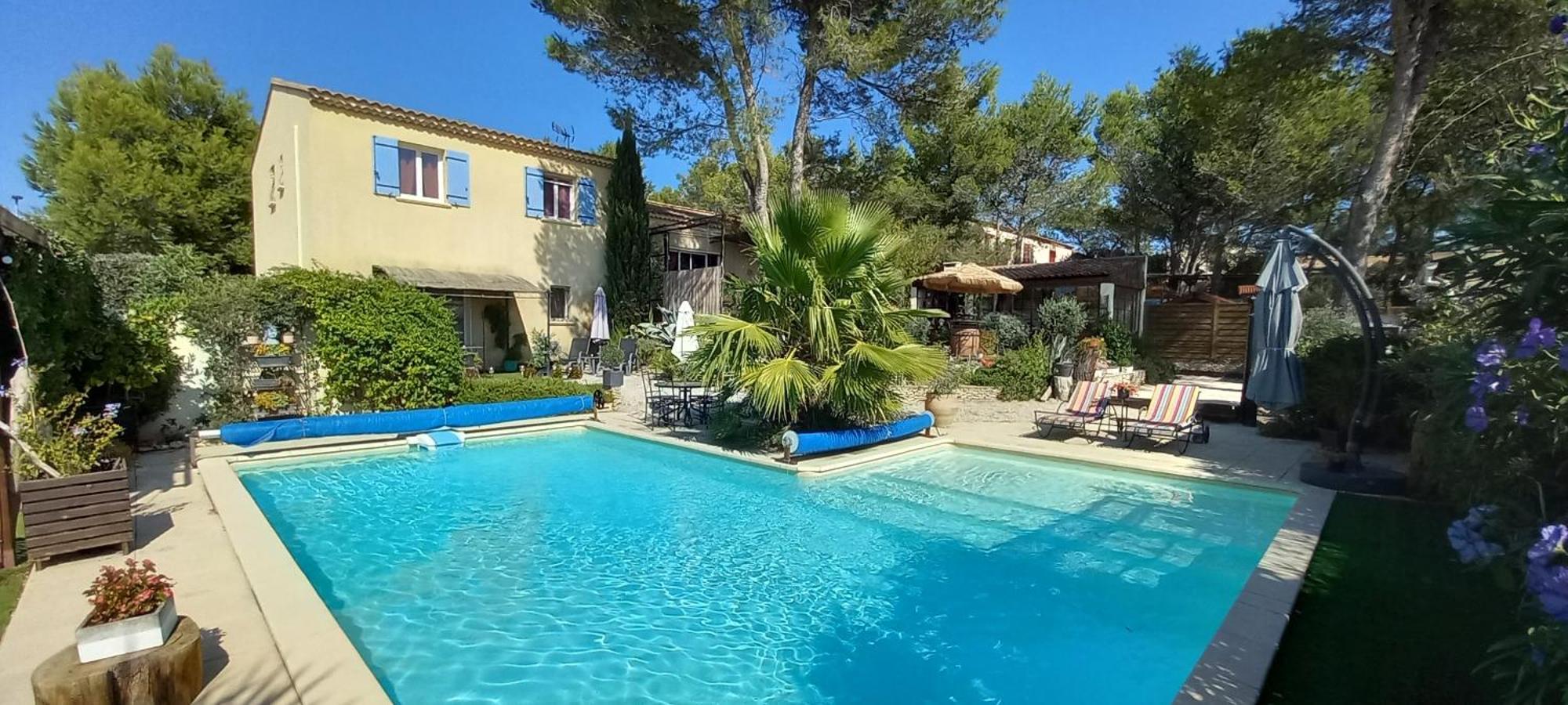 Les Coronilles Bed & Breakfast Beaucaire  Bagian luar foto
